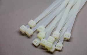 7.6mm x 370mm White Cable Ties 100pcs